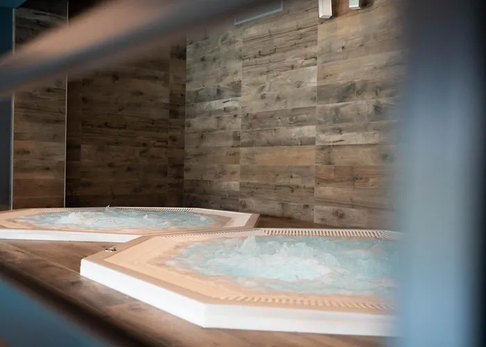 Pomorze - Basen, Parking, Fitness Kolobřeh